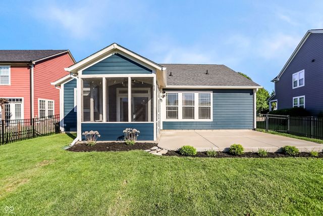 1295 Old Heritage Place, Greenwood, IN 46143