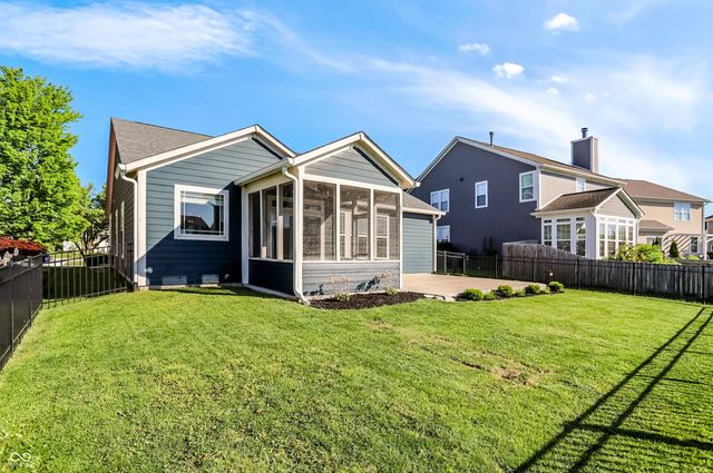 1295 Old Heritage Place, Greenwood, IN 46143