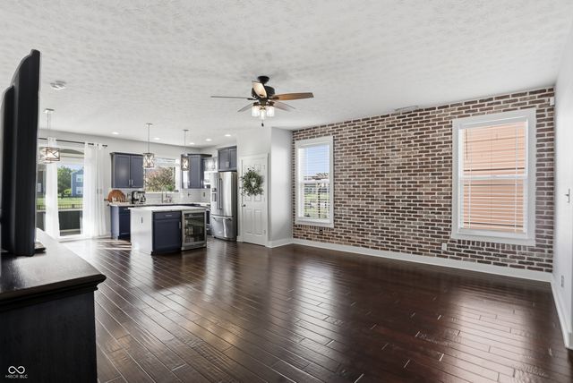 1295 Old Heritage Place, Greenwood, IN 46143