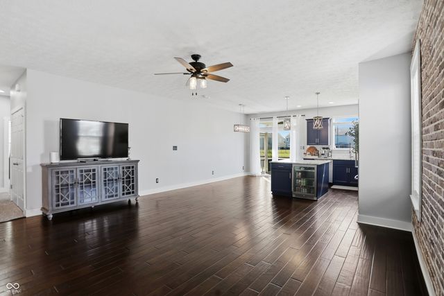 1295 Old Heritage Place, Greenwood, IN 46143