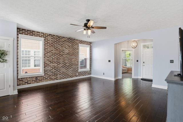 1295 Old Heritage Place, Greenwood, IN 46143