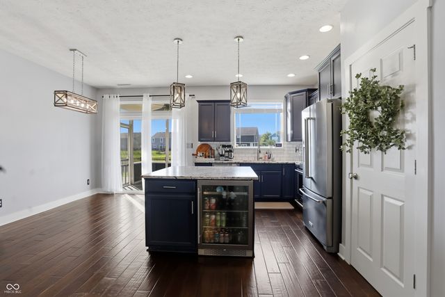 1295 Old Heritage Place, Greenwood, IN 46143