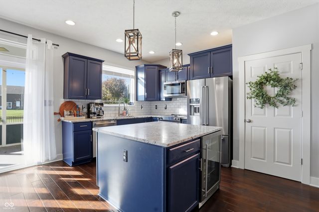 1295 Old Heritage Place, Greenwood, IN 46143