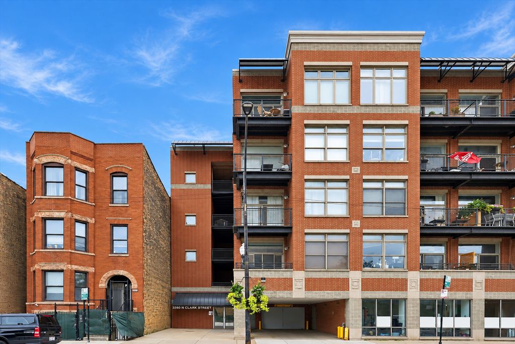 3260 N Clark Street 304, Chicago, IL 60657 — exterior