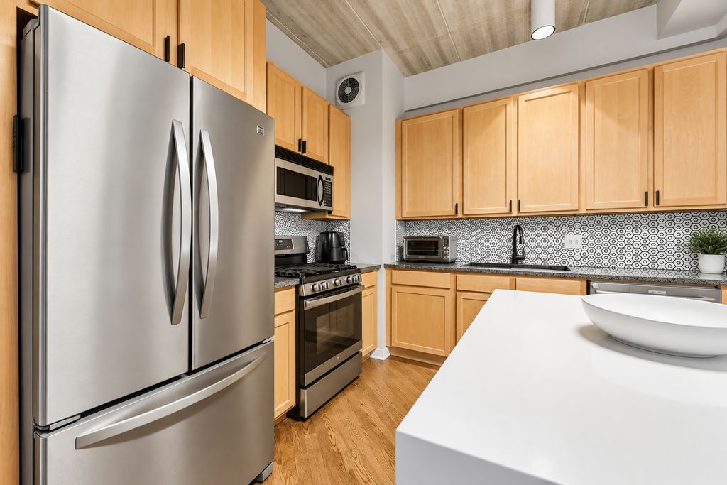 3260 N Clark Street 304, Chicago, IL 60657 — photo 4