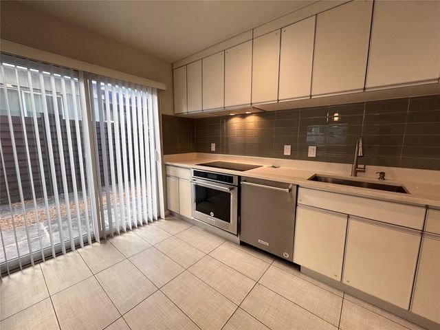 8922 Trone CIR A, Austin, TX 78758