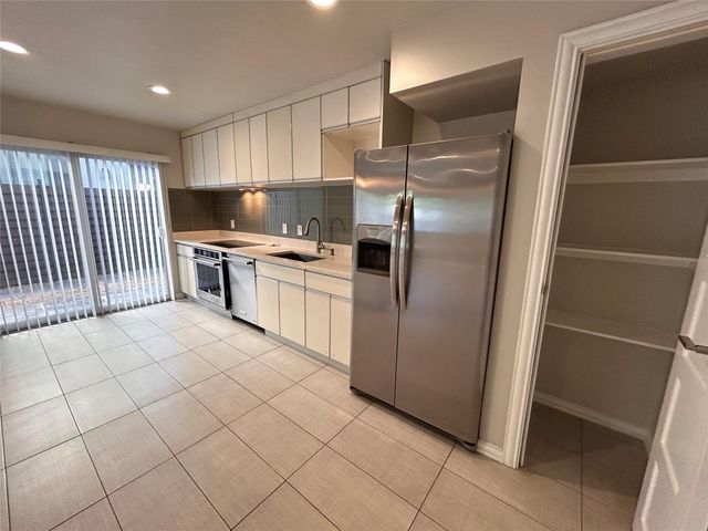 8922 Trone CIR A, Austin, TX 78758