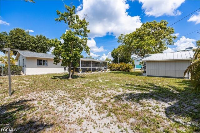 2138 Dominica AVE, Fort Myers, FL 33905