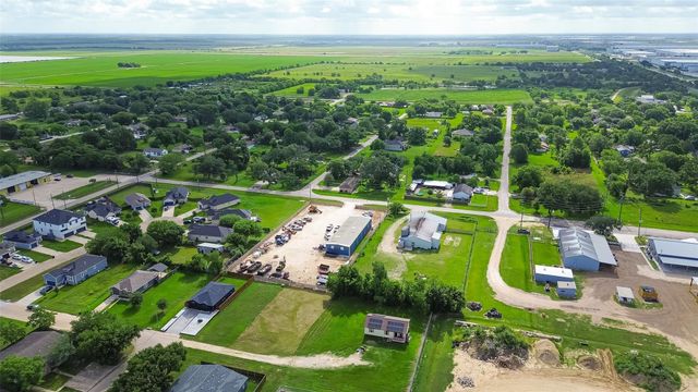 44 Heritage Drive, Brookshire, TX 77423