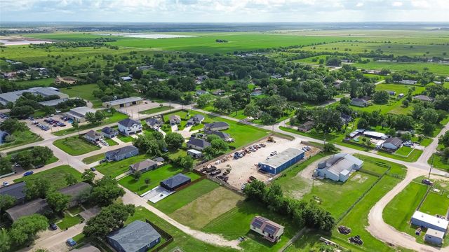 44 Heritage Drive, Brookshire, TX 77423