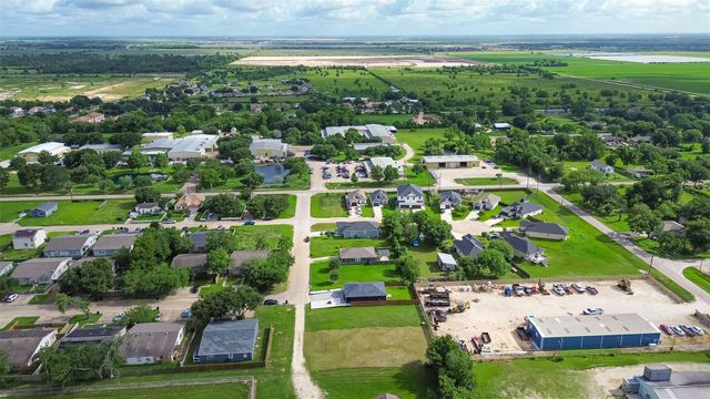 44 Heritage Drive, Brookshire, TX 77423