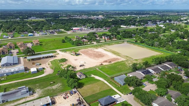 44 Heritage Drive, Brookshire, TX 77423