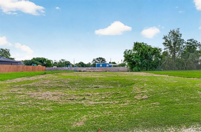 44 Heritage Drive, Brookshire, TX 77423