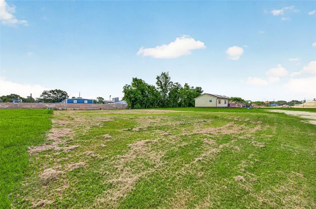 44 Heritage Drive, Brookshire, TX 77423