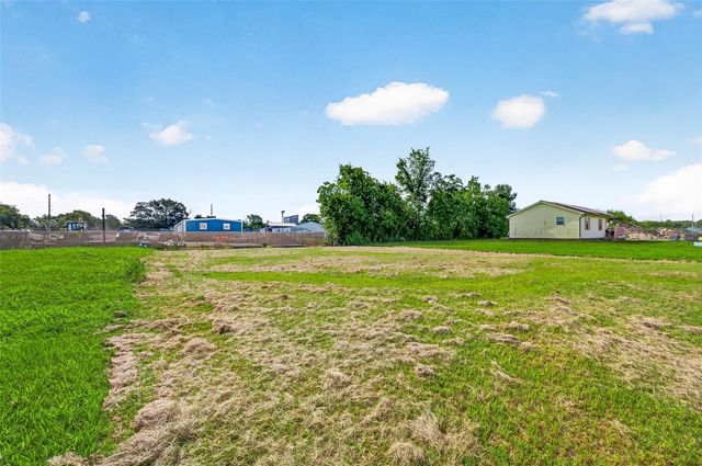 44 Heritage Drive, Brookshire, TX 77423