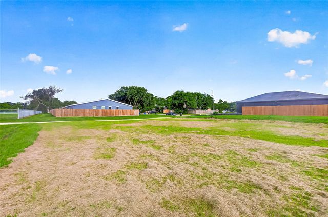 44 Heritage Drive, Brookshire, TX 77423