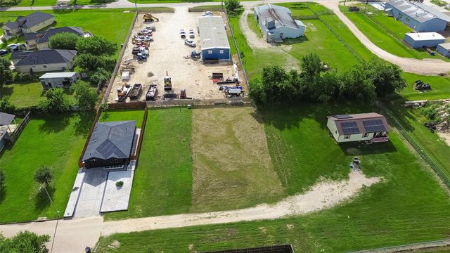 44 Heritage Drive, Brookshire, TX 77423