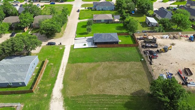 44 Heritage Drive, Brookshire, TX 77423