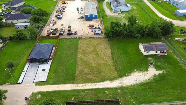 44 Heritage Drive, Brookshire, TX 77423