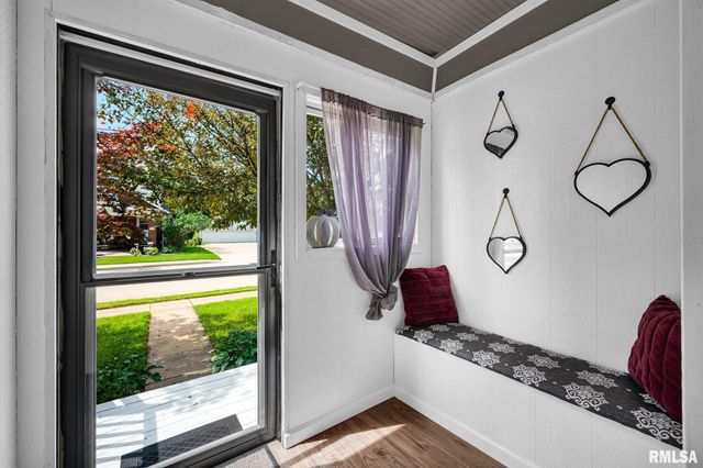 119 E VAN BUREN Street, Morton, IL 61550