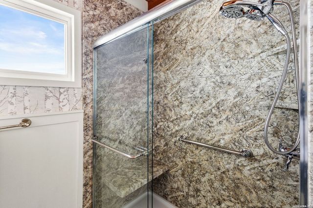 951 Hill Top, Canyon Lake, TX 78133