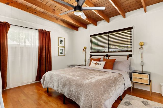 951 Hill Top, Canyon Lake, TX 78133