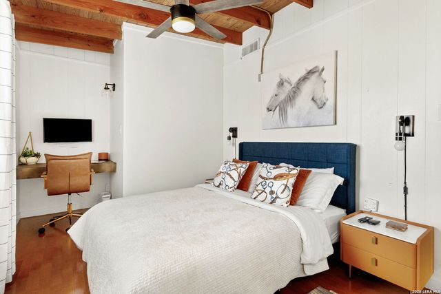 951 Hill Top, Canyon Lake, TX 78133