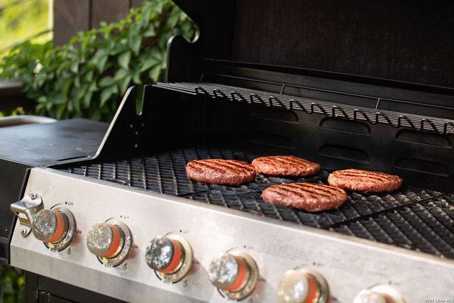 951 Hill Top, Canyon Lake, TX 78133