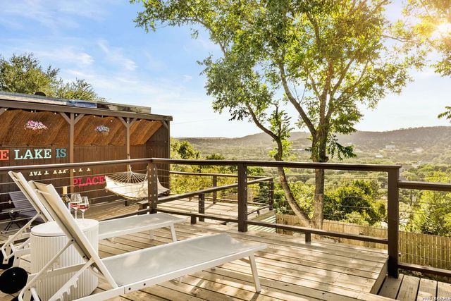 951 Hill Top, Canyon Lake, TX 78133