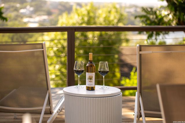 951 Hill Top, Canyon Lake, TX 78133