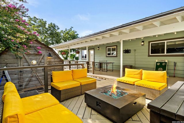 951 Hill Top, Canyon Lake, TX 78133