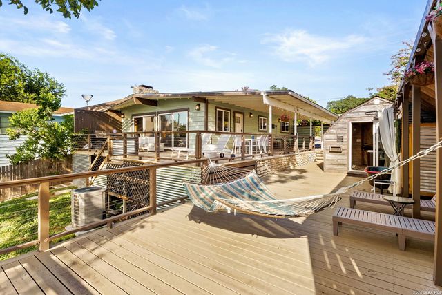 951 Hill Top, Canyon Lake, TX 78133