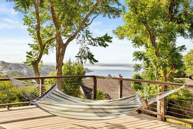 951 Hill Top, Canyon Lake, TX 78133