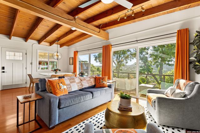 951 Hill Top, Canyon Lake, TX 78133