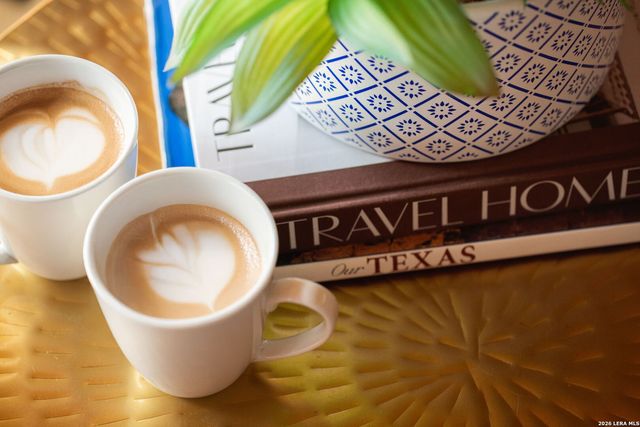 951 Hill Top, Canyon Lake, TX 78133