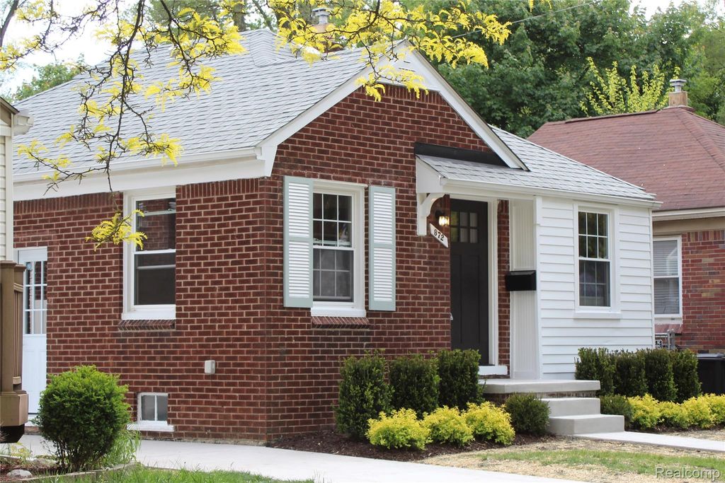 872 Channing Street, Ferndale, MI 48220