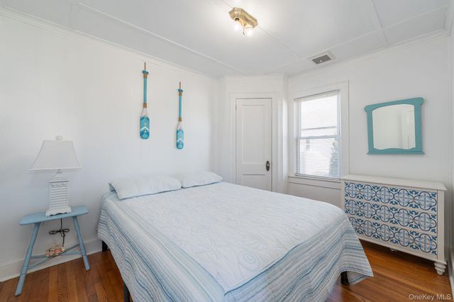 1400 Peconic Bay Boulevard, Jamesport, NY 11947