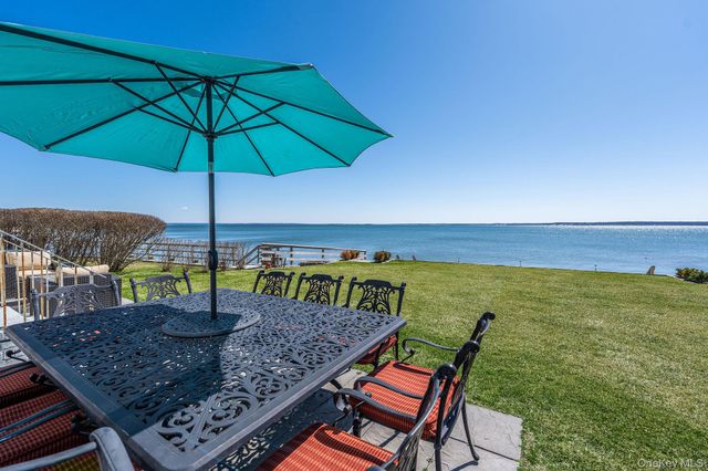 1400 Peconic Bay Boulevard, Jamesport, NY 11947