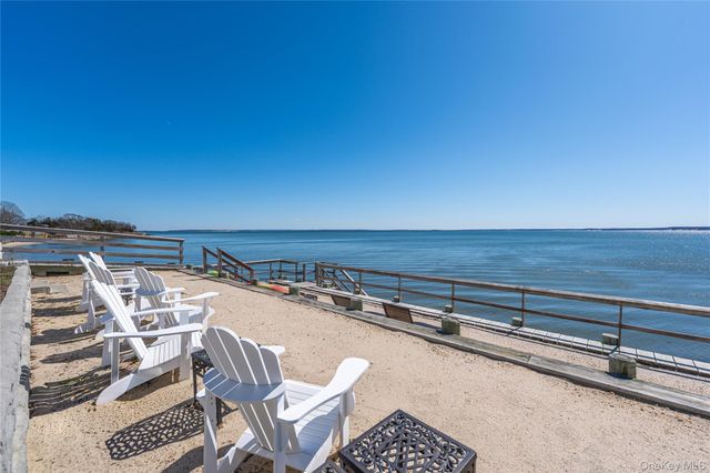 1400 Peconic Bay Boulevard, Jamesport, NY 11947