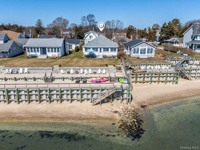 1400 Peconic Bay Boulevard, Jamesport, NY 11947
