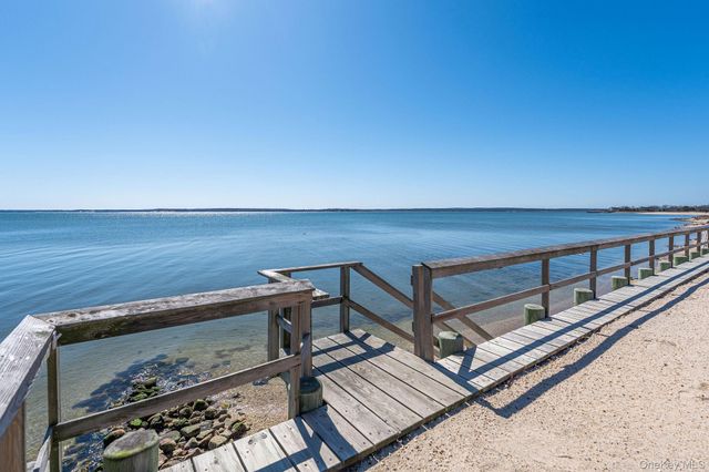 1400 Peconic Bay Boulevard, Jamesport, NY 11947