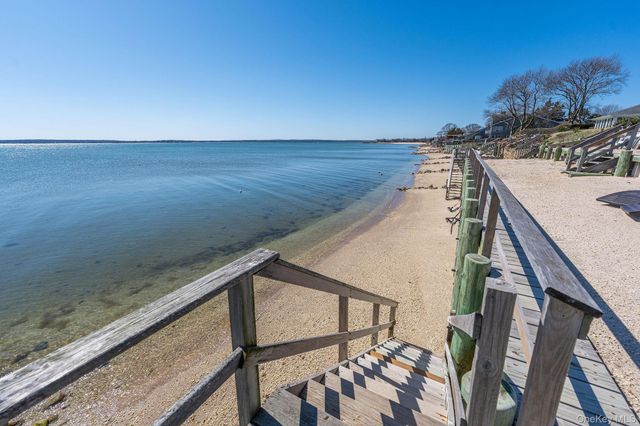1400 Peconic Bay Boulevard, Jamesport, NY 11947
