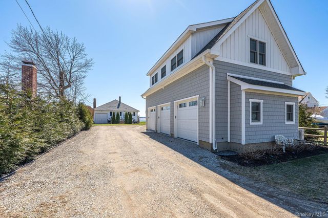1400 Peconic Bay Boulevard, Jamesport, NY 11947