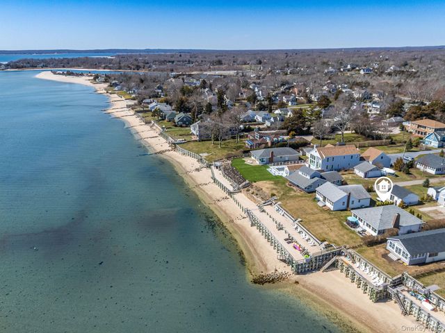 1400 Peconic Bay Boulevard, Jamesport, NY 11947