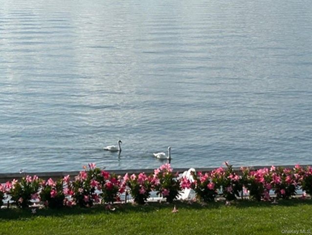 1400 Peconic Bay Boulevard, Jamesport, NY 11947