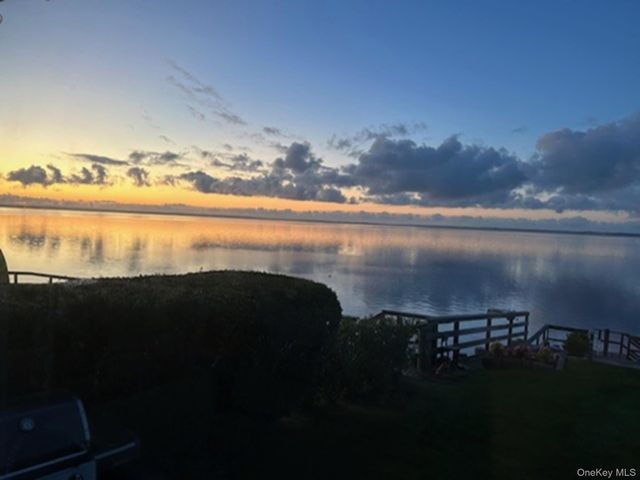 1400 Peconic Bay Boulevard, Jamesport, NY 11947