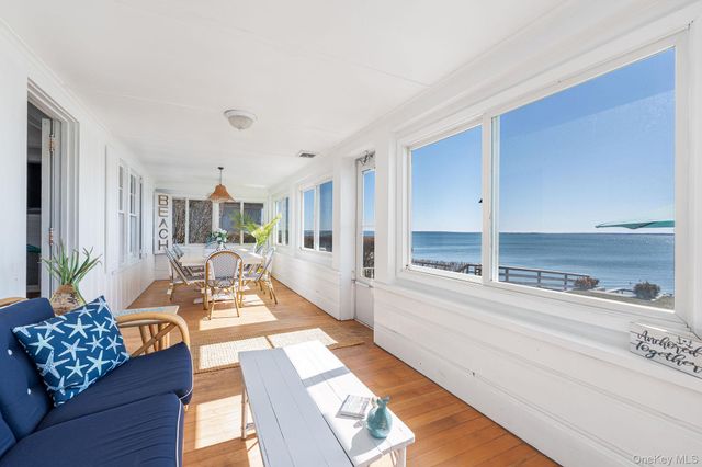 1400 Peconic Bay Boulevard, Jamesport, NY 11947