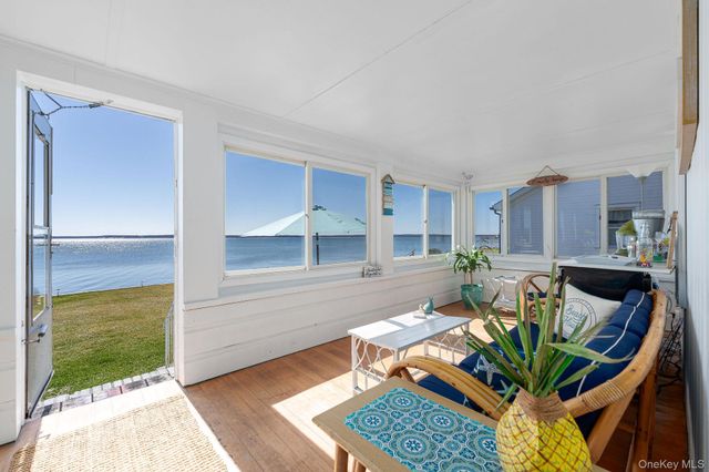 1400 Peconic Bay Boulevard, Jamesport, NY 11947