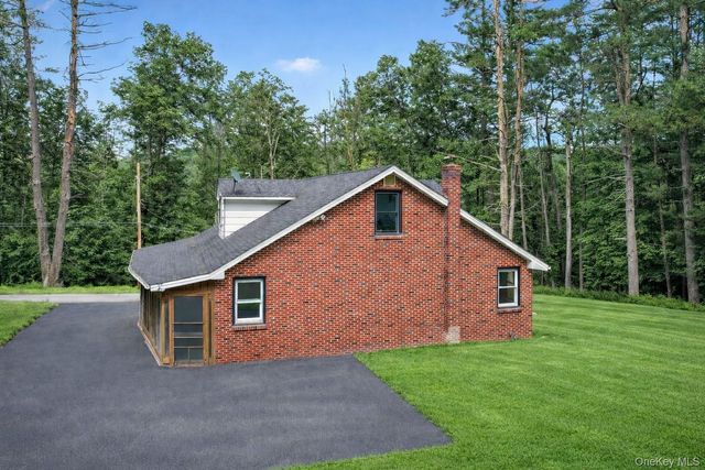 52 Luxton Lake Road, Narrowsburg, NY 12764