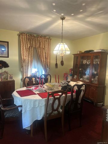 61 11th Avenue, Huntington, NY 11746
